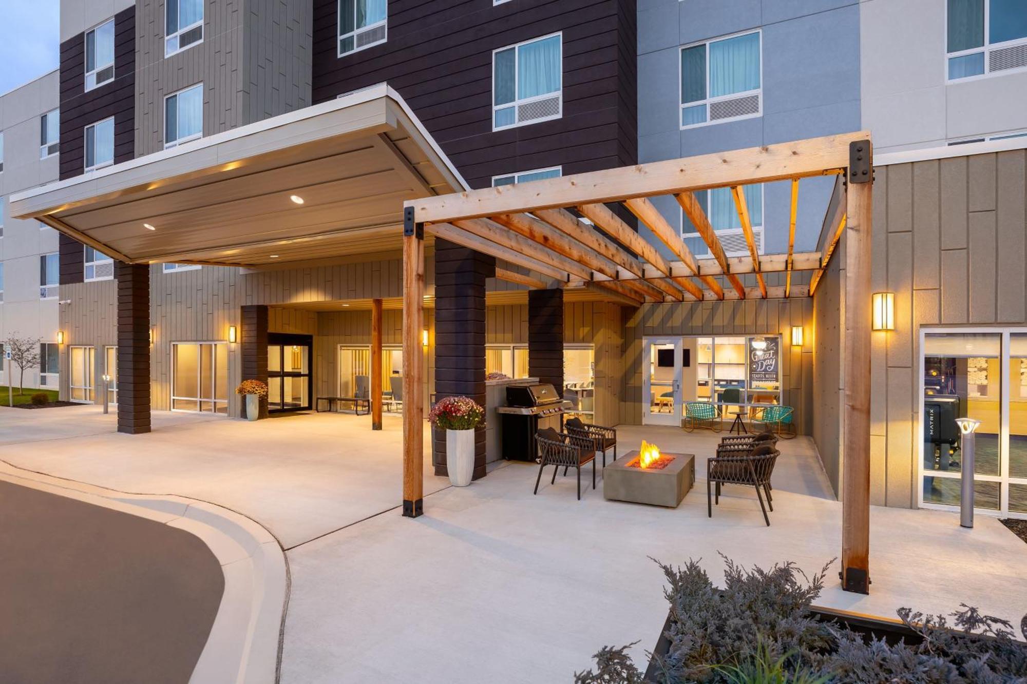 Towneplace Suites By Marriott Iron Mountain Exterior foto